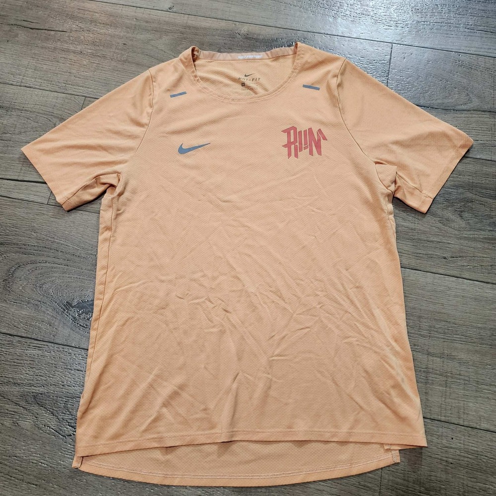 Nike Running Wild Run Dri-FIT Shirt Mens Medium Orange Peach Reflective DA0216